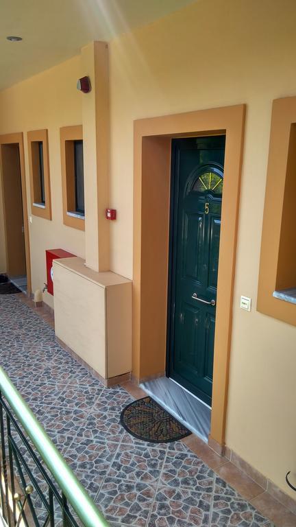 Nikolitsa Apartments Glyfada  Екстер'єр фото
